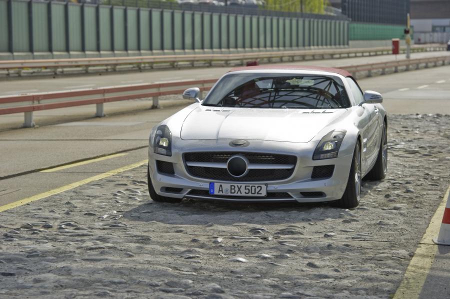  Mercedes-Benz SLS AMG Roadster 2011 года  (фото 134 из 183)